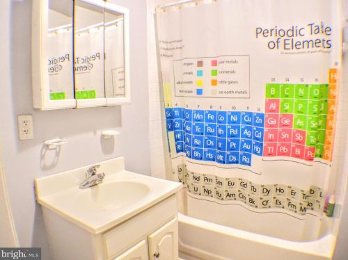 223 Girard Ave, Philadelphia PA 19130-1420 exterior