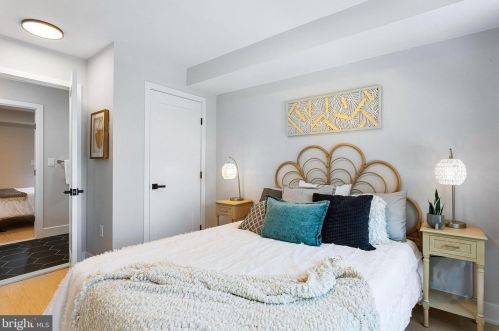 1733 Independence Ave, Washington DC  20003-1637 exterior