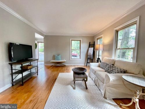 5033 Domain Pl, Alexandria, VA 22311-5066