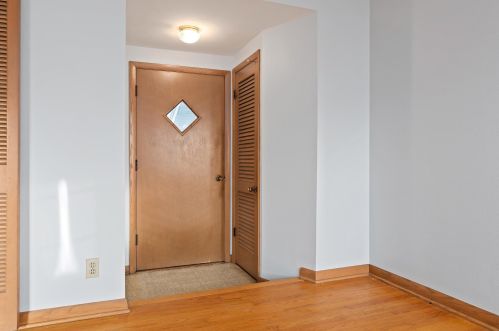 812 Abbott Ave, Milwaukee, WI 53221-3637