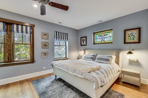 4727 Artesian Ave, Chicago IL 60645-5302 exterior