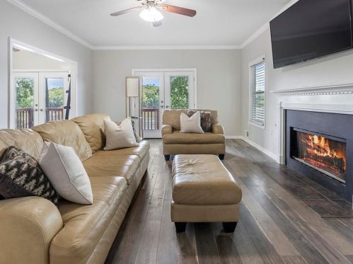 8474 Lake Dr, Lithonia GA  30039-6562 exterior