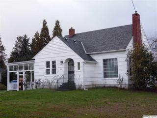 1835 Evergreen Ave, Salem OR  97301-8104 exterior