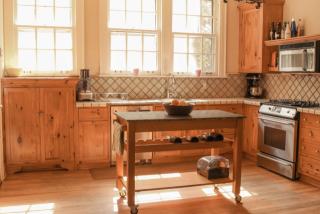 2959 Fairmount Blvd, Cleveland OH  44118-4060 exterior