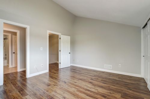 5592 27, Milwaukee WI 53221-4106 exterior