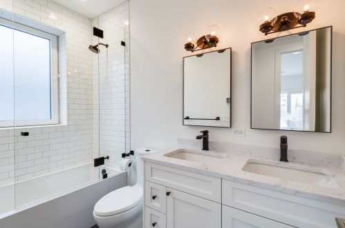 2608 Winona St, Chicago IL 60625-2506 exterior