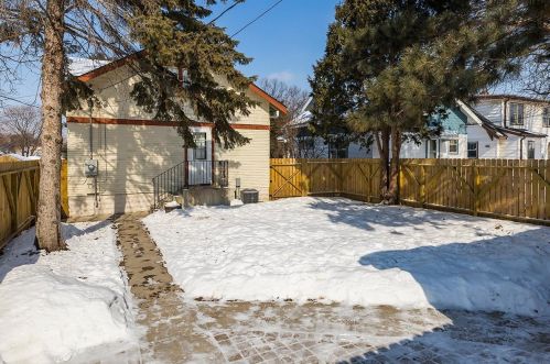 1082 Englewood Ave, Saint Paul MN 55104-1410 exterior