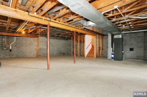 27 Bayard Ln, Mahwah NJ  07430-2236 exterior