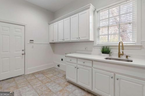 700 Brookwoods Trce, Atlanta GA 30342-2473 exterior