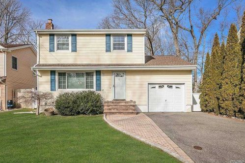 11 Locust Pl, Huntington Station, NY 11746-4233