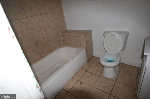 824 49 St, Philadelphia PA 19139-1813 exterior