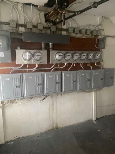 228 Reifert St, Pittsburgh PA  15210-3300 exterior