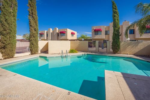 116 Pastime Rd, Tucson AZ  85705-3302 exterior