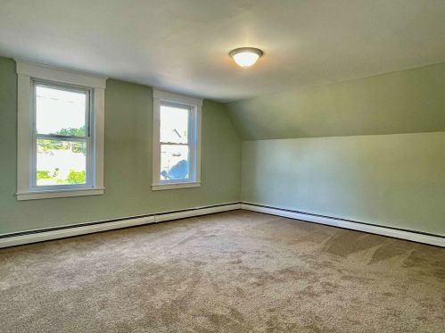 9 Washington St, Concord NH 03301-4172 exterior