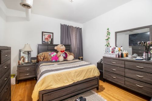 2629 Ridgeway Ave, Chicago IL 60659-1118 exterior