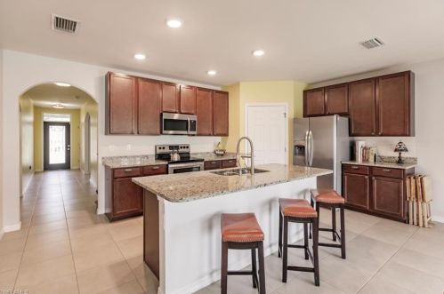 3660 27 Ave, Naples FL 34120-8986 exterior