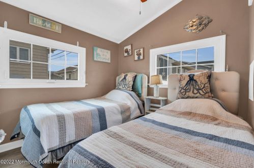 35 Plover Way, Lavallette NJ 08735-1518 exterior