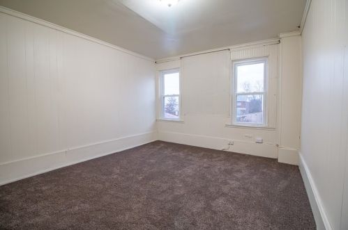 2123 Lloyd Ave, Pittsburgh PA 15218-1734 exterior