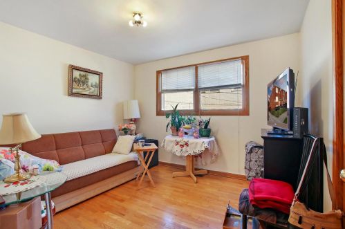 6601 Cornelia Ave, Chicago IL 60618-6035 exterior