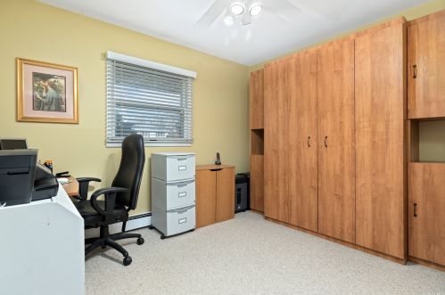 76 Burton Ln, Commack NY 11725-1941 exterior