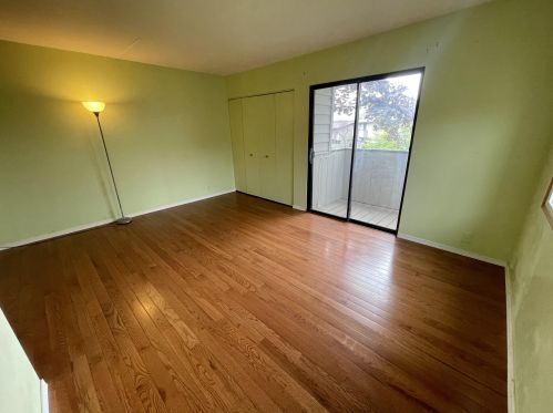 8941 70, Milwaukee WI 53223-2151 exterior