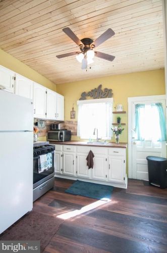 3169 Aramingo Ave, Philadelphia PA 19134-4526 exterior