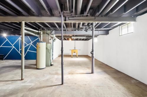 2625 Midland Rdg Dr, Saint Louis MO 63114-1232 exterior