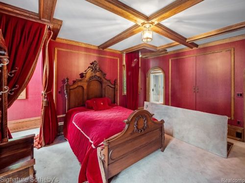 2009 Victoria Hl, Rochester MI exterior