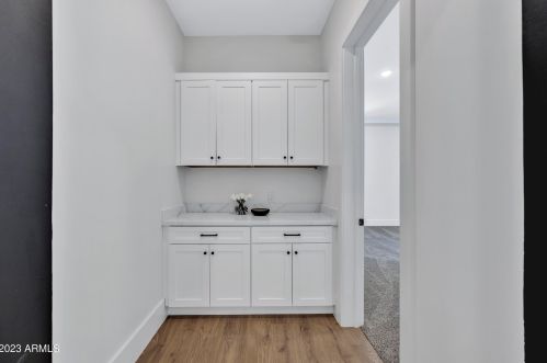 2053 37 Pl, Phoenix AZ 85050-8309 exterior