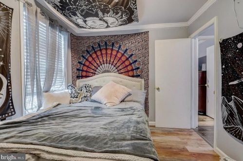 521 Riv Dr, Camden NJ 08110-2917 exterior