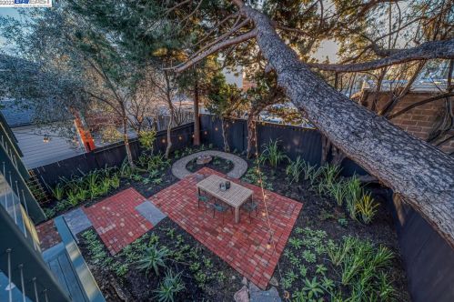 1112 Kains, Berkeley CA 94706-1218 exterior