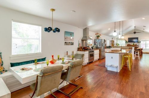 702 Clifford Dr, Austin TX  78745-3330 exterior