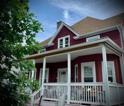 4 Franconia St, Worcester, MA 01602-2649