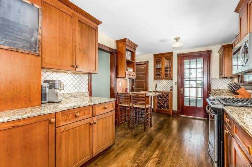 33 Ketewamoke Ave, Babylon NY 11702-1906 exterior