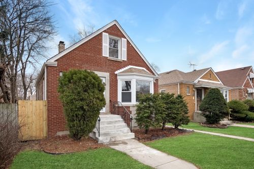 10627 Wallace St, Chicago, IL 60628-2444