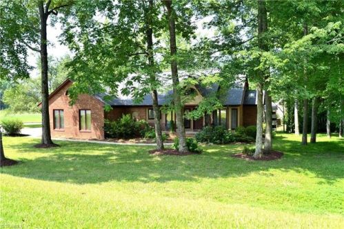 1293 Westbrook Ave, Stonycreek, NC 27244-9372