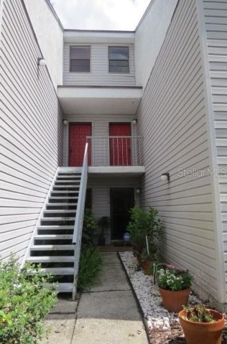 5012 Puritan Cir, Tampa FL 33617-8347 exterior