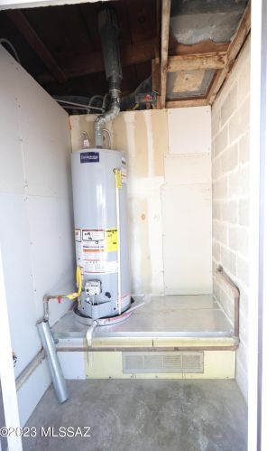 5751 28 St, Tucson AZ 85711-5925 exterior