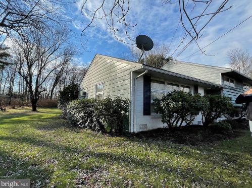 202 Moyer Rd, Pottstown, PA 19464-1535