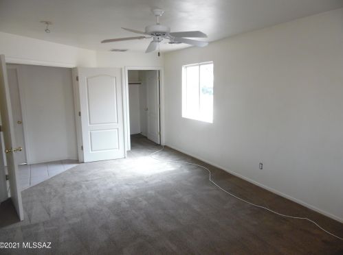 9692 Paseo Del Tornasol, Tucson AZ 85747-5033 exterior