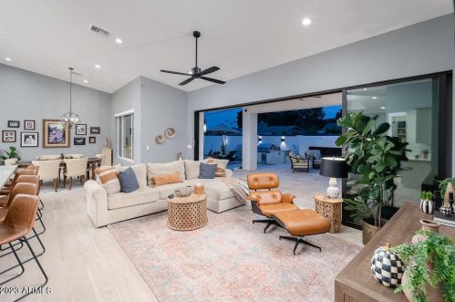 3302 51st St, Phoenix AZ  85018-6612 exterior