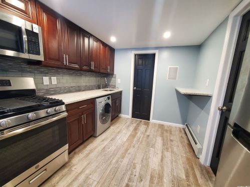 40 4th St, Valley Stream NY  11581-1213 exterior