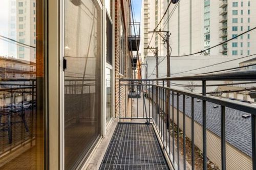 1631 Michigan Ave, Chicago IL  60616-1258 exterior