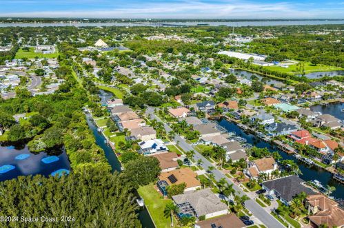 2025 Sykes Crk Dr, Merritt Island FL 32953-3066 exterior