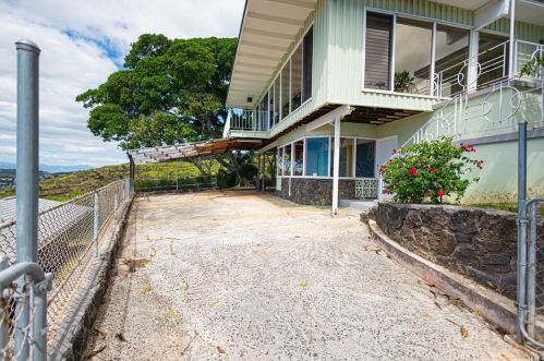 1522 Bertram St, Honolulu, HI 96816-1927