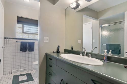 6461 Longmeadow Ave, Chicago IL 60712-3205 exterior