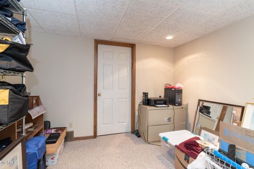 10400 Roger St, Kalamazoo MI 49002-7185 exterior