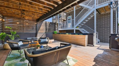 3046 Ashland Ave, Chicago IL 60657-3034 exterior