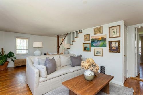 19 Grumman Ave, Norwalk, CT 06851-2503