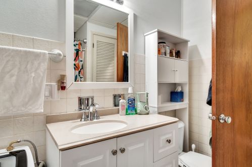 4710 Artesian Ave, Chicago IL 60659-5035 exterior